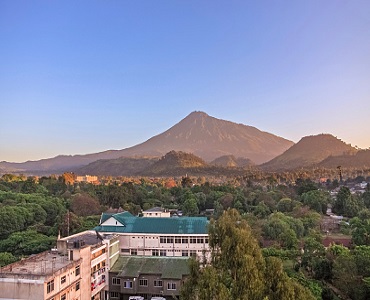 3 days Mount Meru hiking